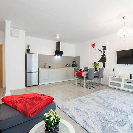 Banksy Apartment - Ilumino Λοτζ Εξωτερικό φωτογραφία