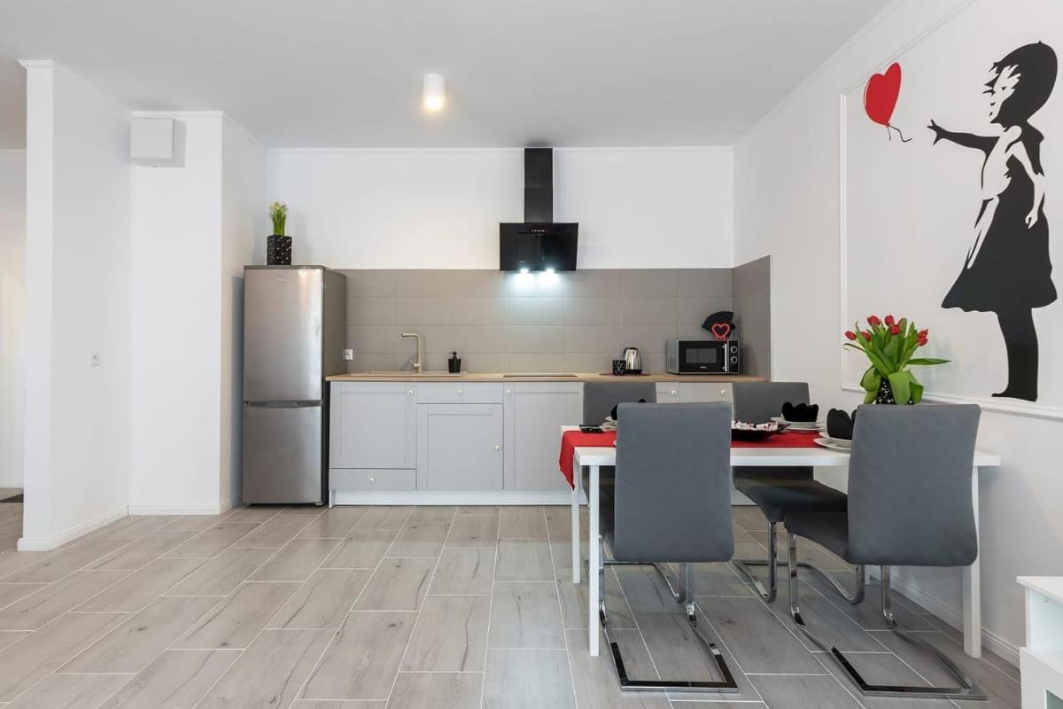 Banksy Apartment - Ilumino Λοτζ Εξωτερικό φωτογραφία